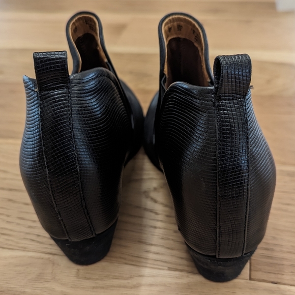 Naya Felix Black Leather Ankle Bootie Embossed Sz 6 - Picture 14 of 14